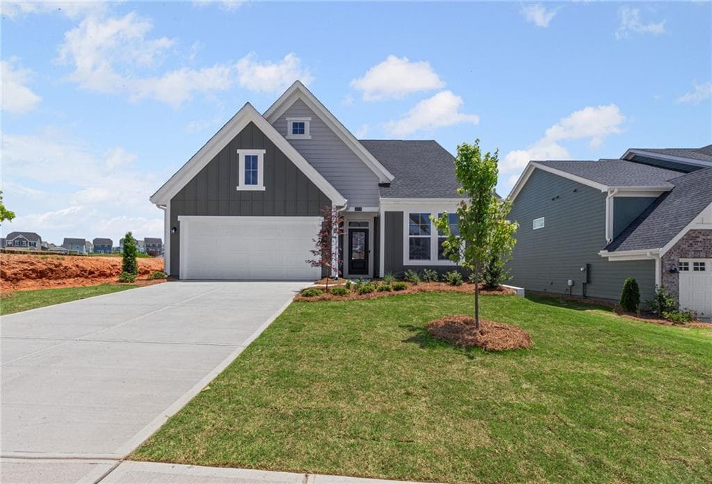 689 Crystal Lake Parkway, Hoschton, GA 30548 — most recent listing photo