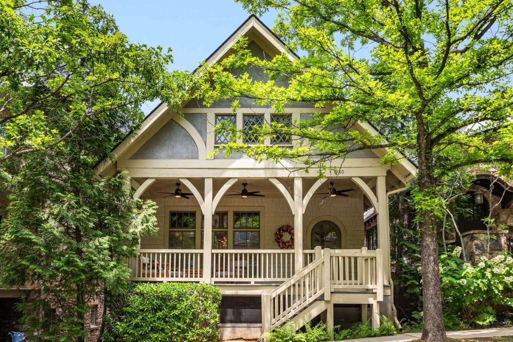 3 bedroom, 4 bathroom, 2,776 sq ft single family residence sold at 980 Faith Avenue, Atlanta, GA 30316