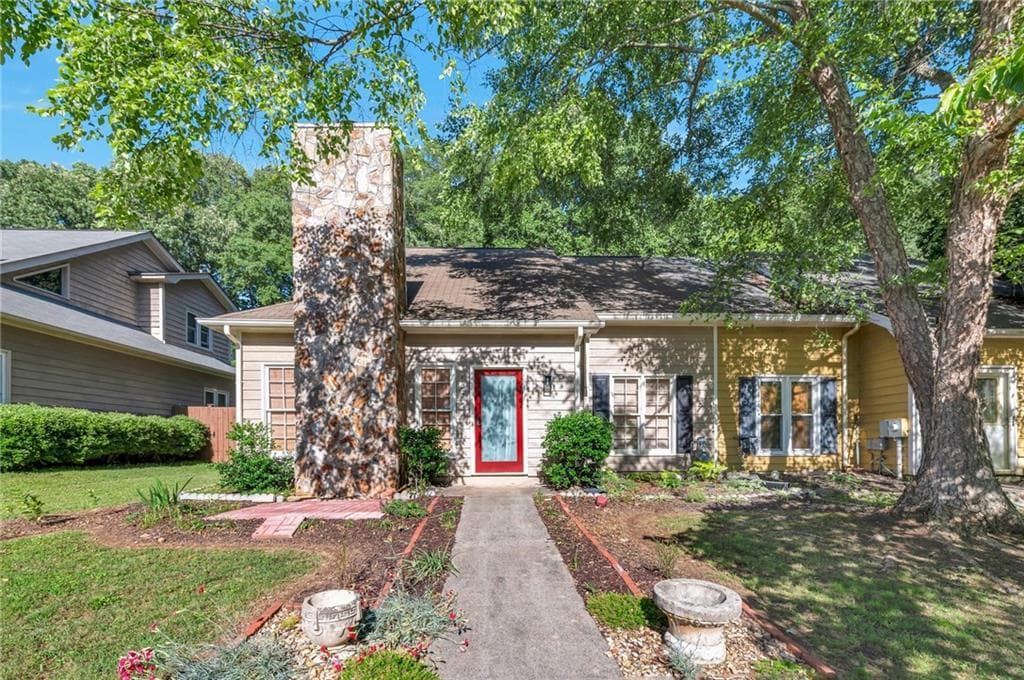 3 bedroom, 2 bathroom townhouse sold at 1025 Whitfield Court, Smyrna, GA 30080