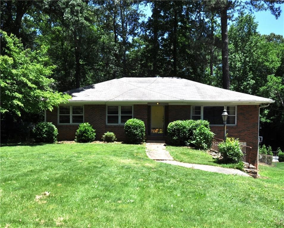 3 bedroom, 2 bathroom, 1,763 sq ft single family residence sold at 1305 Lenox Circle, Atlanta, GA 30306