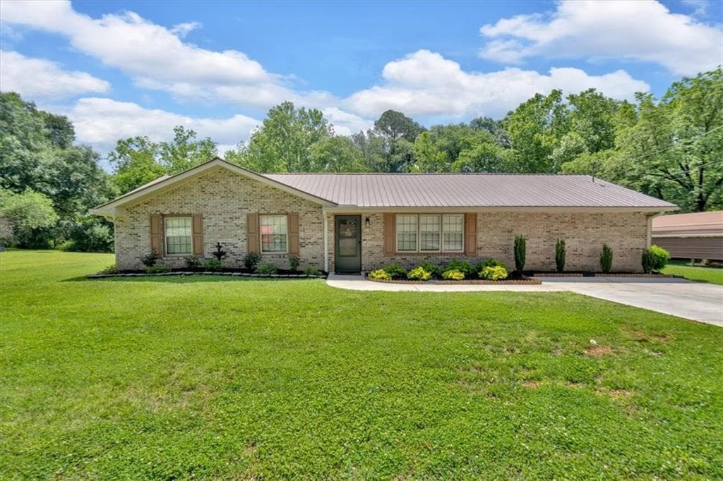 4 bedroom, 2 bathroom, 2,122 sq ft single family residence sold at 10 Shadow Lane, Cartersville, GA 30120