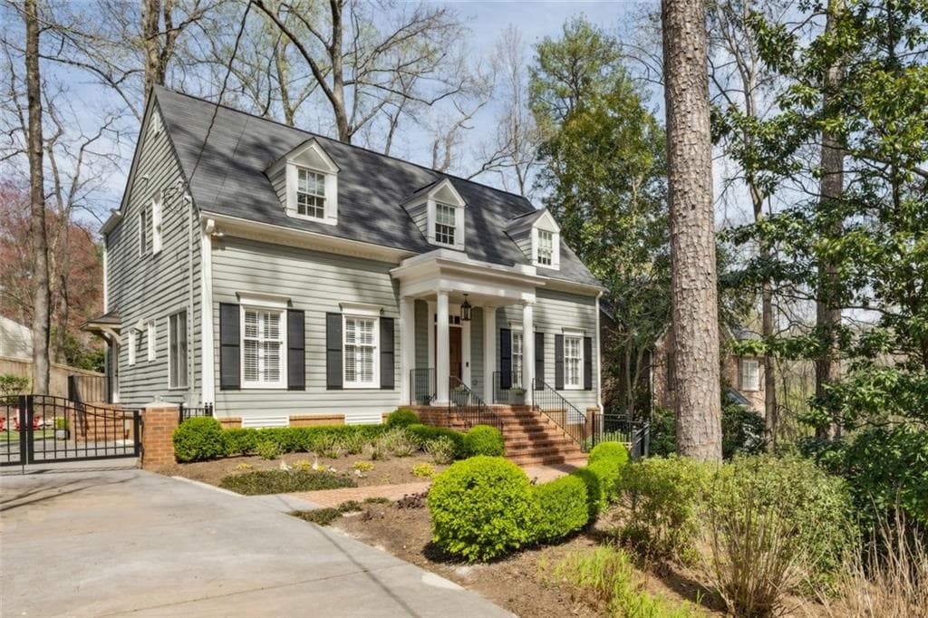 4 bedroom, 5 bathroom, 3,500 sq ft single family residence sold at 735 Longwood Drive, Atlanta, GA 30305