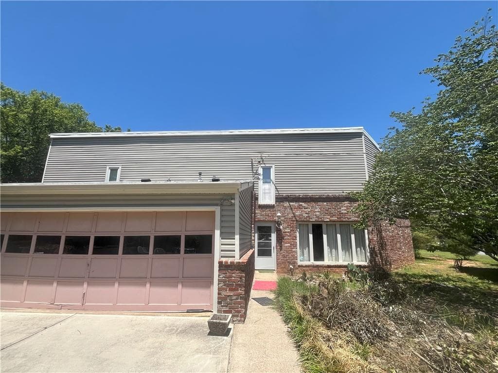 3215 Hembry Court, Marietta, GA 30062 — most recent listing photo