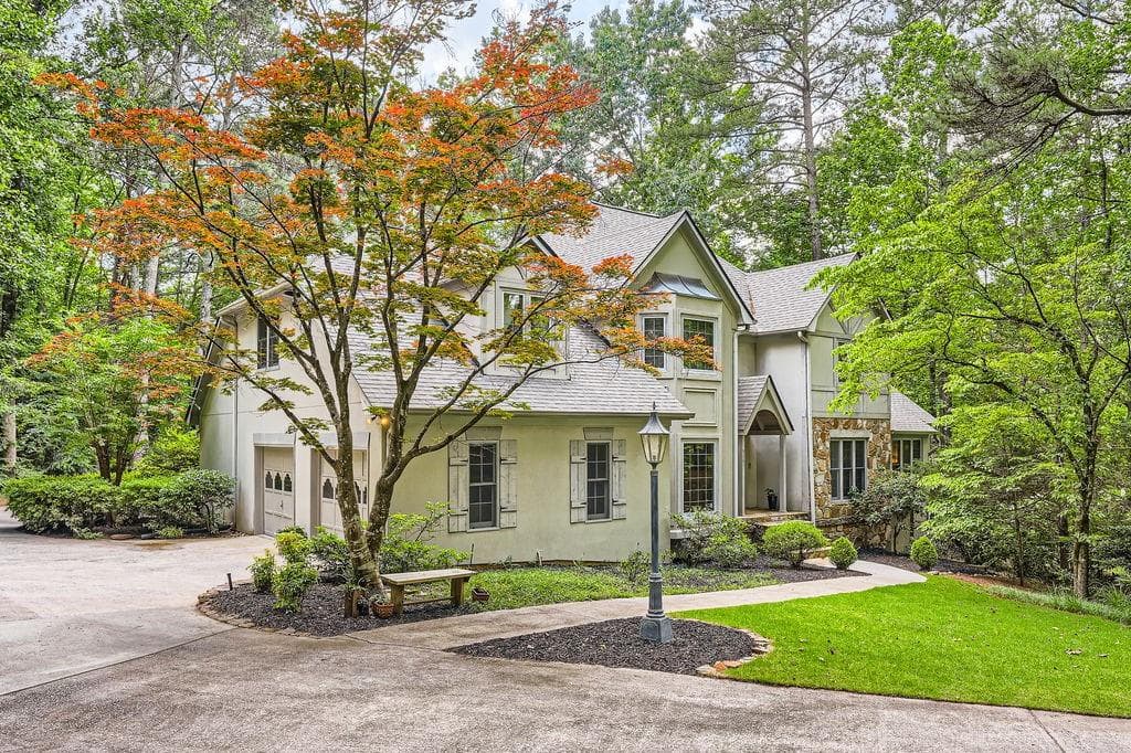 4 bedroom, 4 bathroom, 4,450 sq ft single family residence sold at 5161 Hermitage Drive, Powder Springs, GA 30127