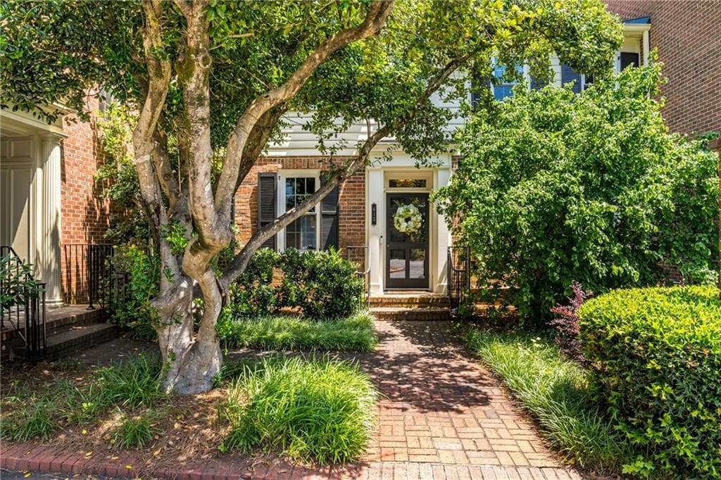 5 bedroom, 4 bathroom, 4,075 sq ft townhouse sold at 615 Pinetree Drive, Decatur, GA 30030