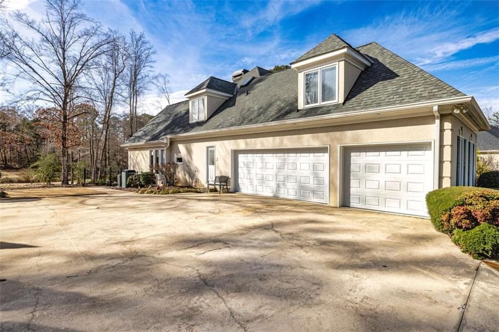 5 bedroom, 5 bathroom, 6,046 sq ft single family residence under contract at 35 Torrey Pines Court, Newnan, GA 30265 — photo 4