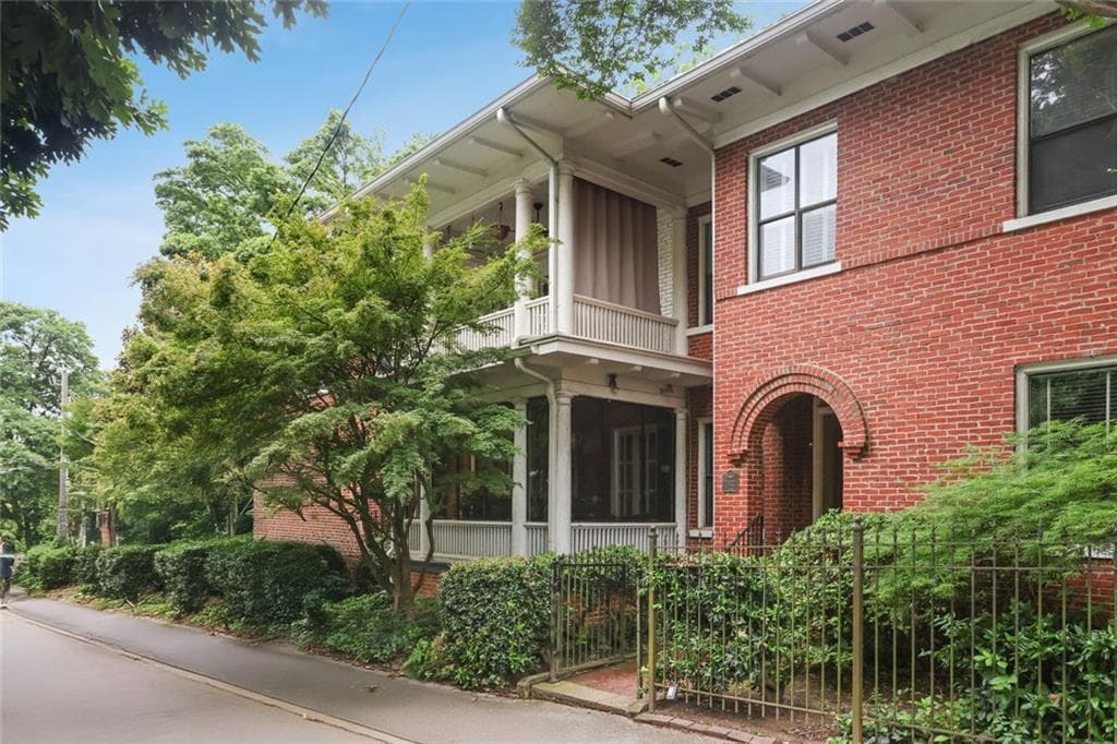 2 bedroom, 2 bathroom condominium sold at 205 3rd Street Northeast Street 4, Atlanta, GA 30308