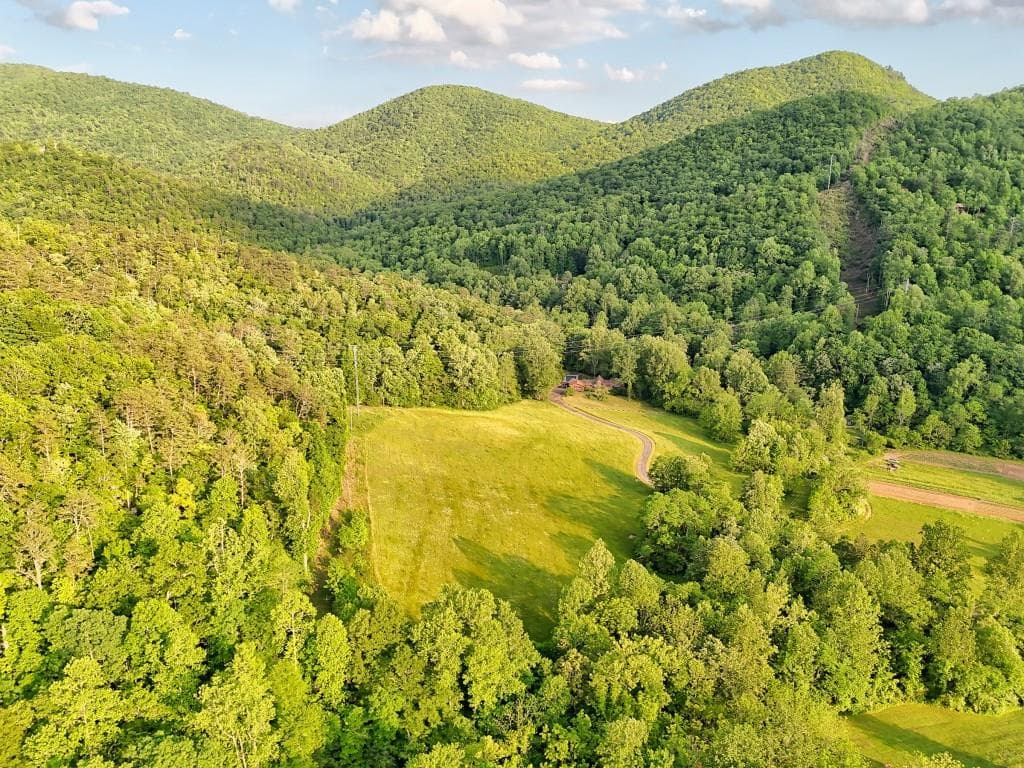 726 Cathey Road, Mountain City, GA 30562 — most recent listing photo