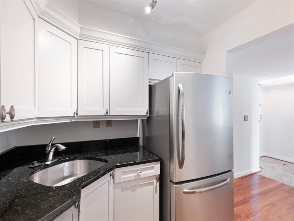 2 bedroom, 2 bathroom, 1,228 sq ft condominium under contract at 2870 Pharr Court South 1405, Atlanta, GA 30305 — photo 4