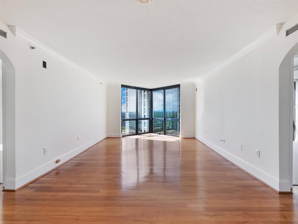 2 bedroom, 2 bathroom, 1,228 sq ft condominium under contract at 2870 Pharr Court South 1405, Atlanta, GA 30305 — photo 7