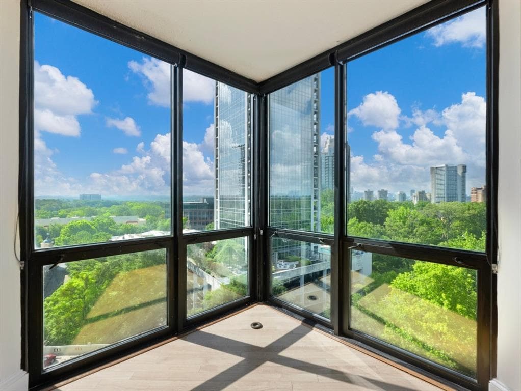 2 bedroom, 2 bathroom, 1,228 sq ft condominium under contract at 2870 Pharr Court South 1405, Atlanta, GA 30305 — photo 8