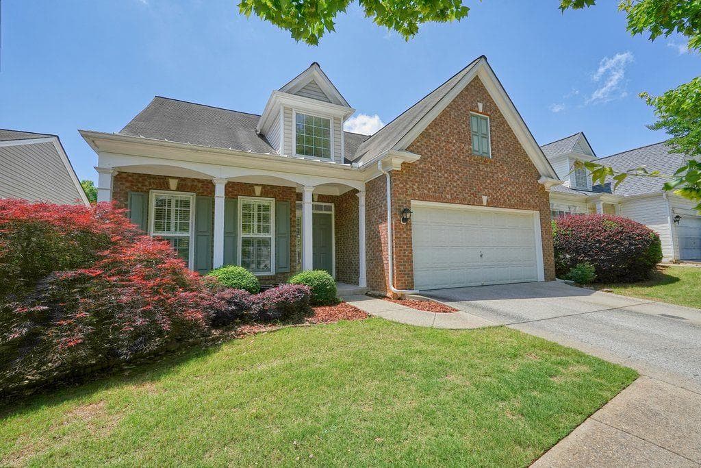 3 bedroom, 3 bathroom single family residence sold at 2845 Glaston Way, Alpharetta, GA 30004