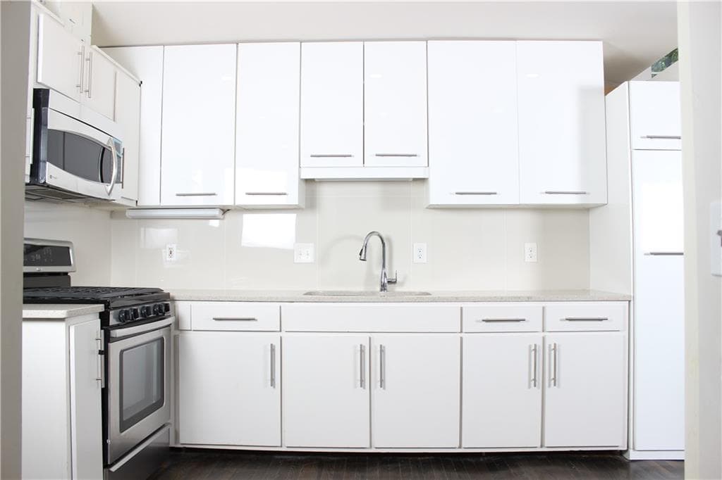 2 bedroom, 1 bathroom, 1,300 sq ft apartment for rent at 1124 Center Street, Atlanta, GA 30318 for $2,000 a month — photo 2