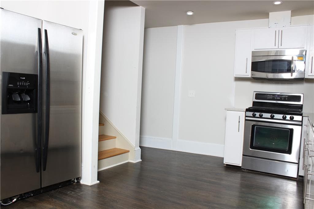 2 bedroom, 1 bathroom, 1,300 sq ft apartment for rent at 1124 Center Street, Atlanta, GA 30318 for $2,000 a month — photo 3