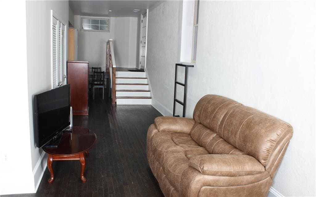 2 bedroom, 1 bathroom, 1,300 sq ft apartment for rent at 1124 Center Street, Atlanta, GA 30318 for $2,000 a month — photo 5