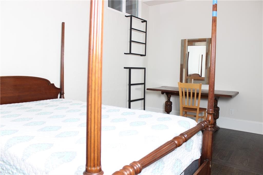 2 bedroom, 1 bathroom, 1,300 sq ft apartment for rent at 1124 Center Street, Atlanta, GA 30318 for $2,000 a month — photo 8
