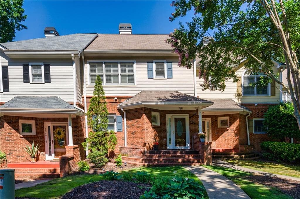 3 bedroom, 3 bathroom, 2,170 sq ft townhouse sold at 8650 Hope Mews Court, Sandy Springs, GA 30350