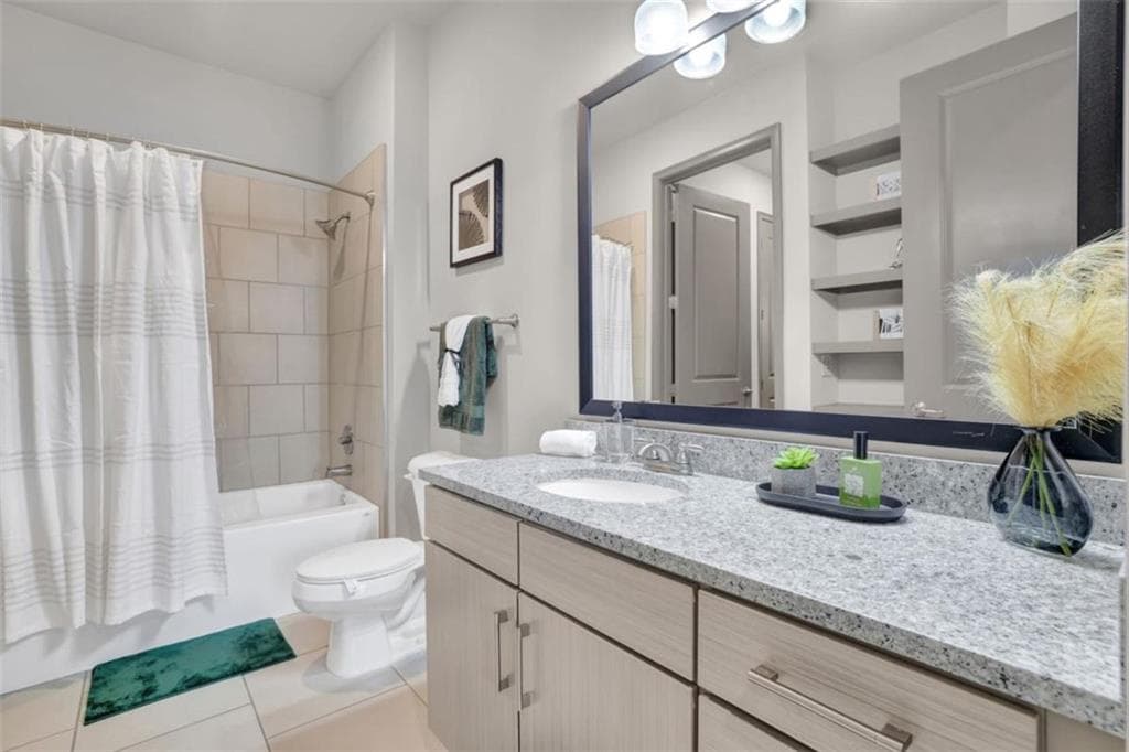 2 bedroom, 2 bathroom, 850 sq ft condominium under contract at 464 Bishop Street 510, Atlanta, GA 30318 — photo 8