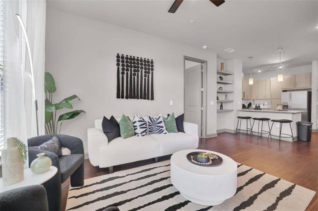 2 bedroom, 2 bathroom, 850 sq ft condominium under contract at 464 Bishop Street 510, Atlanta, GA 30318 — photo 10