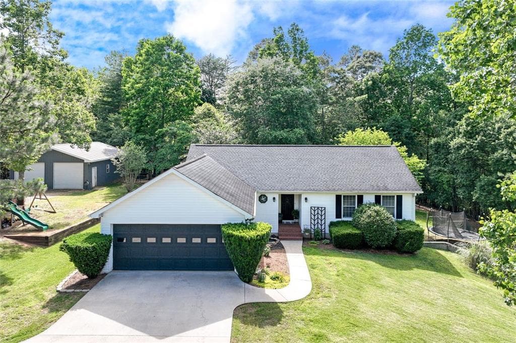 3 bedroom, 3 bathroom, 2,802 sq ft single family residence sold at 110 Soque Ridge Circle, Demorest, GA 30535