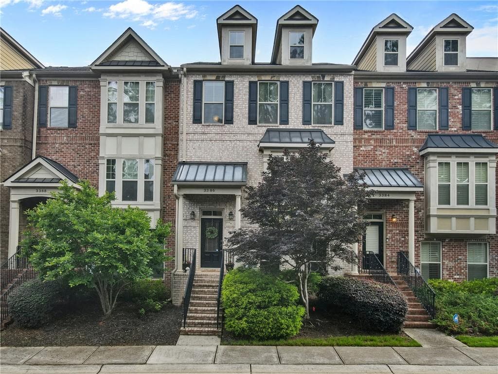 3 bedroom, 4 bathroom, 2,614 sq ft townhouse sold at 3386 Vintage Circle 8, Smyrna, GA 30080