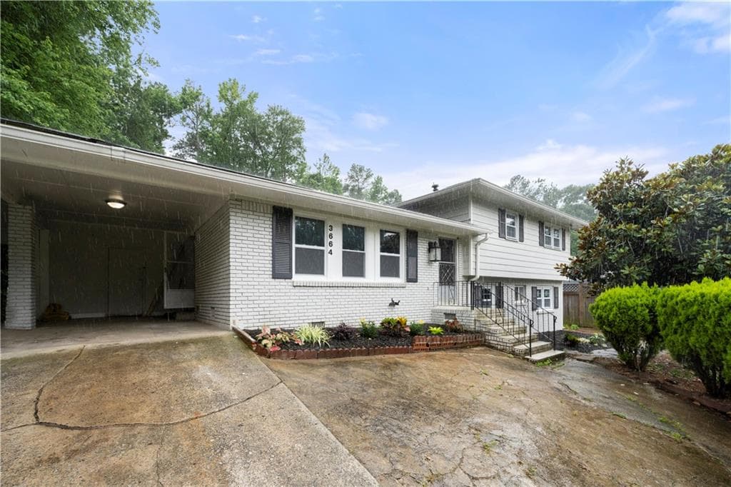 3664 Pin Oak Circle, Atlanta, GA 30340 — most recent listing photo