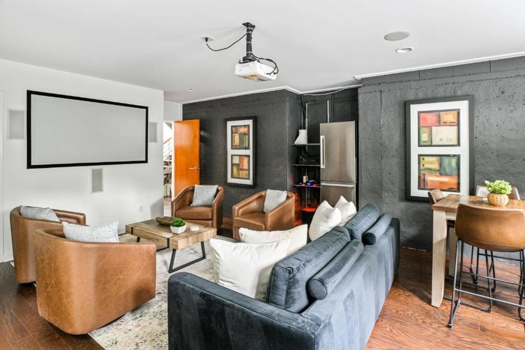 5 bedroom, 4 bathroom, 2,548 sq ft single family residence for rent at 1960 Tall Tree Drive, Atlanta, GA 30324 for $16,500 a month — photo 1 of 44