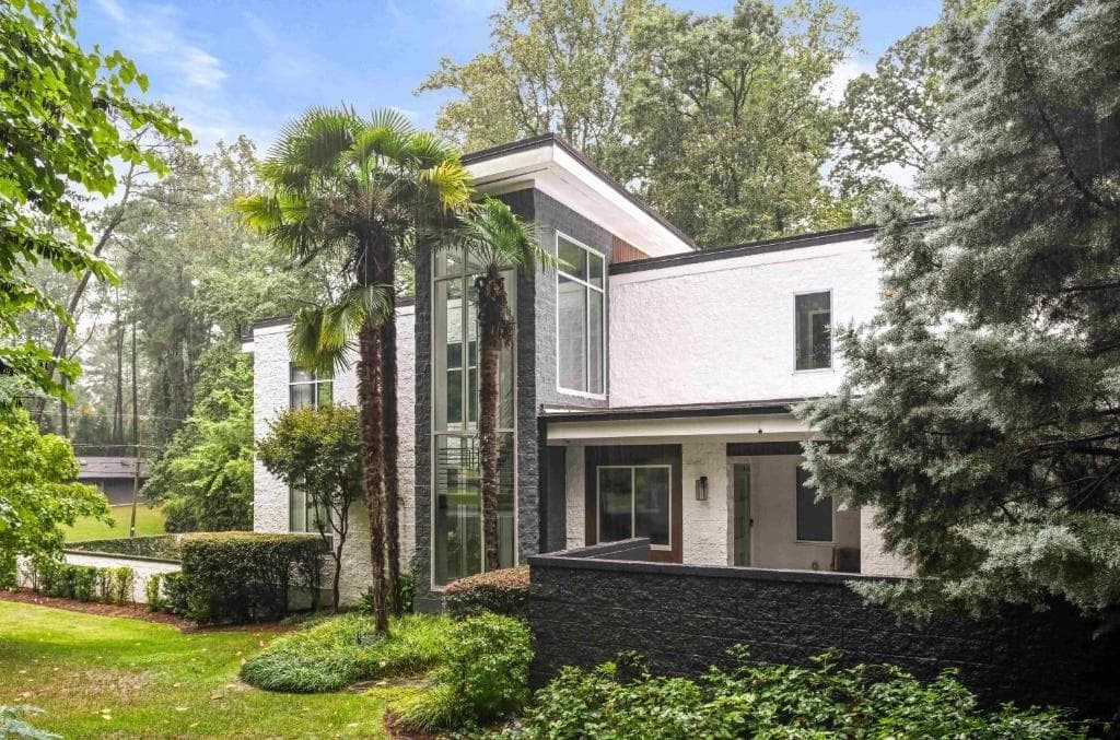 5 bedroom, 4 bathroom, 2,548 sq ft single family residence for rent at 1960 Tall Tree Drive, Atlanta, GA 30324 for $16,500 a month — photo 4