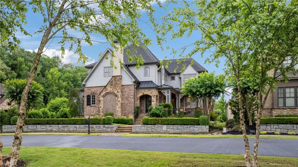 4 bedroom, 5 bathroom, 4,276 sq ft single family residence sold at 4224 Dogwood Bend Park, Berkeley Lake, GA 30096