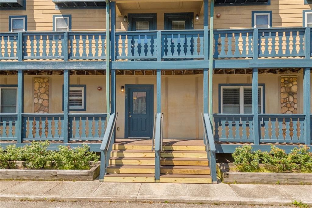 2 bedroom, 2 bathroom, 1,280 sq ft condominium sold at 26-105 Midway Street Unit #108 but Door #105, Helen, GA 30545