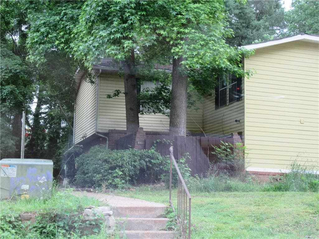 2 bedroom, 2 bathroom, 984 sq ft condominium for sale at 1993 Whitehall Forest Court, Atlanta, GA 30316