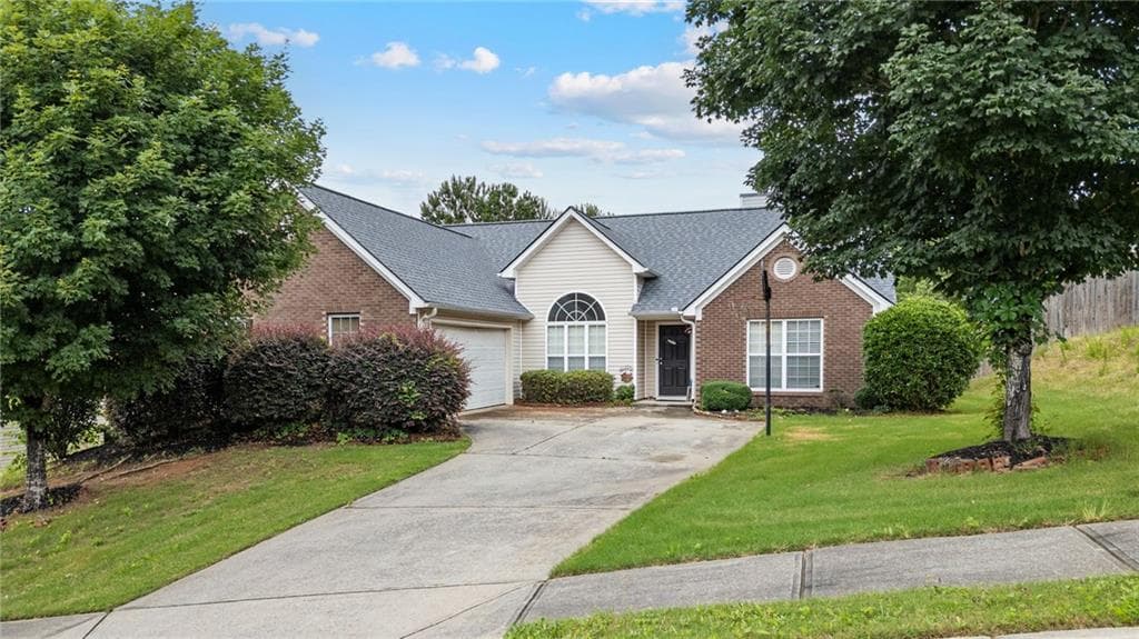 3 bedroom, 2 bathroom, 1,672 sq ft single family residence sold at 3834 Hawk Tail Drive, Loganville, GA 30052