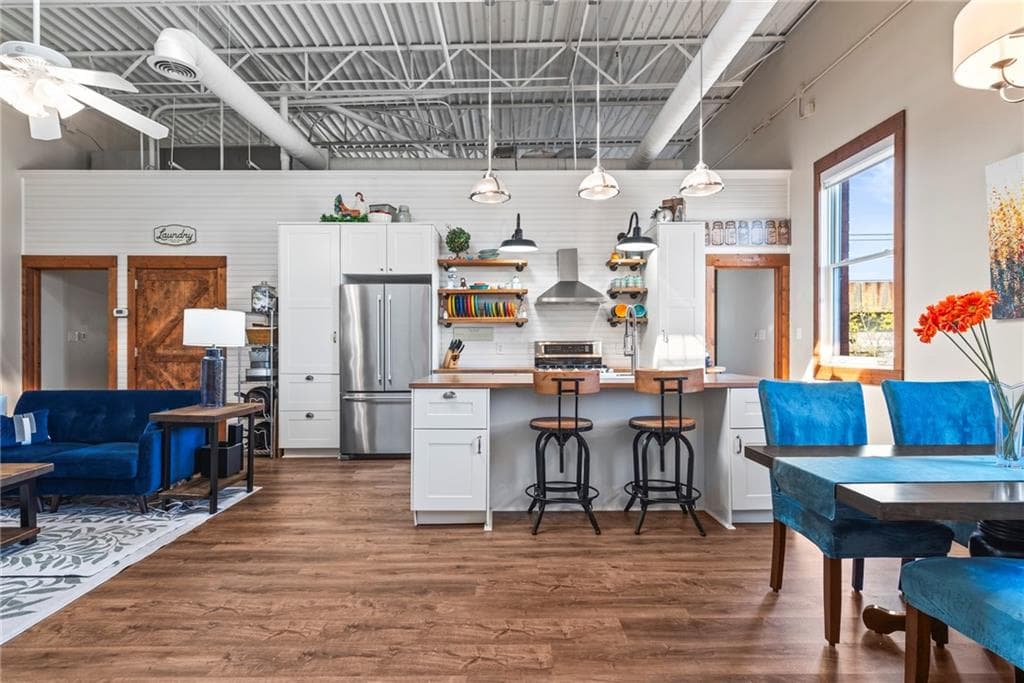 2 bedroom, 2 bathroom, 1,260 sq ft condominium sold at 5097 Peachtree Road i, Atlanta, GA 30341