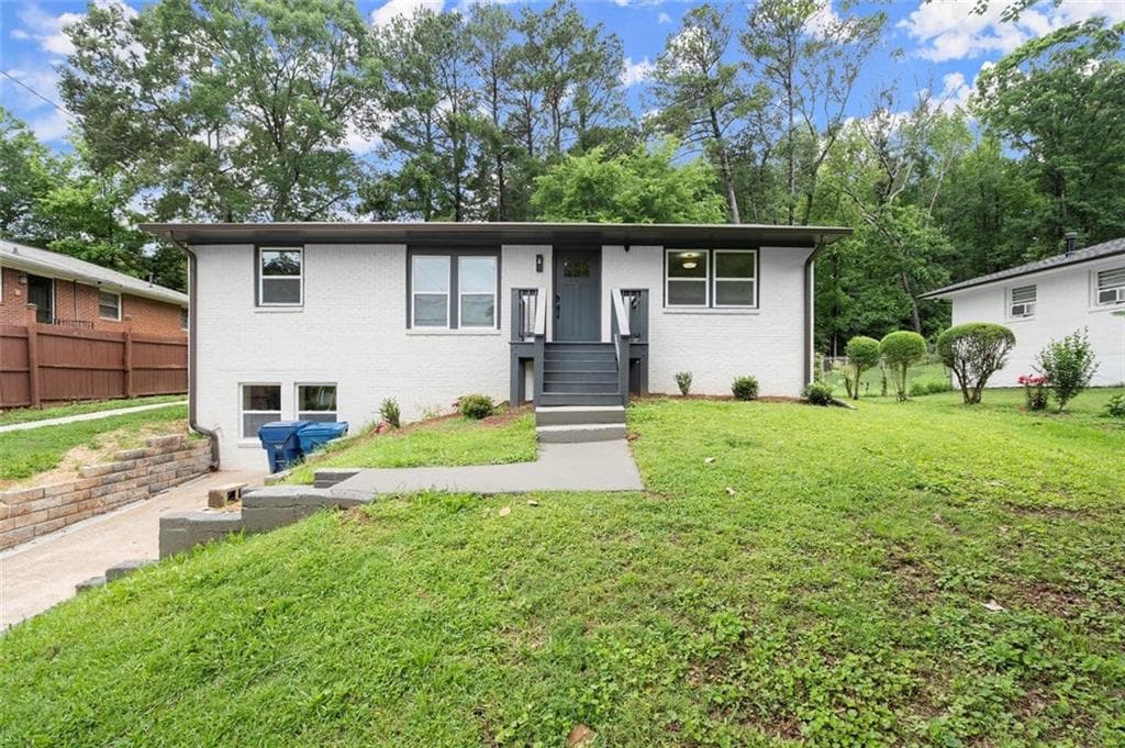 4 bedroom, 3 bathroom, 1,750 sq ft single family residence sold at 569 Oakside Drive, Atlanta, GA 30331