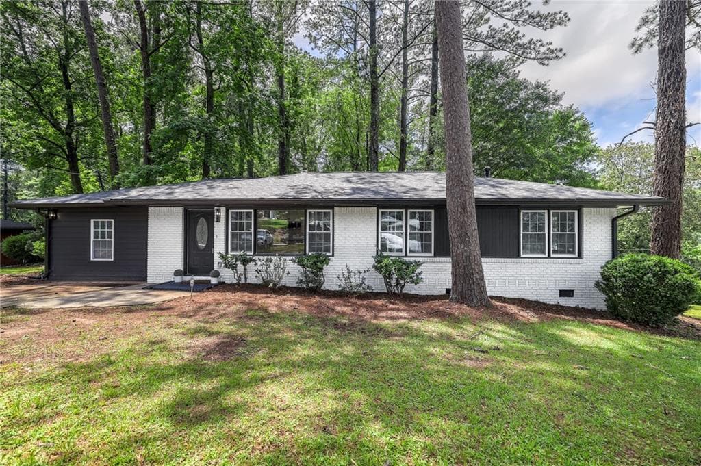4 bedroom, 3 bathroom, 1,600 sq ft single family residence sold at 2975 Rollingwood Lane, Atlanta, GA 30316