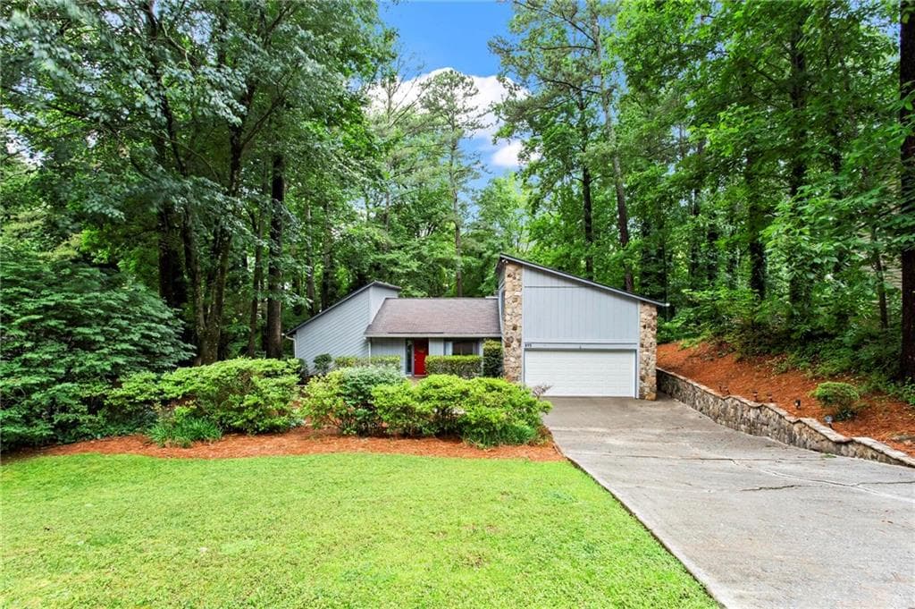 895 Fawn Way, Marietta, GA 30068 — most recent listing photo
