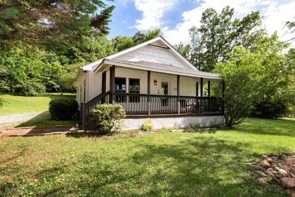 2 bedroom, 1 bathroom single family residence sold at 2127 Roberts Ridge Road, Ellijay, GA 30540