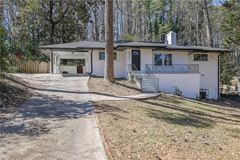 696 Kenilworth Circle, Stone Mountain, GA 30083 — most recent listing photo