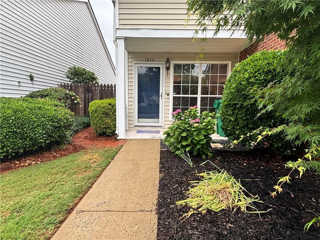 2 bedroom, 2 bathroom, 1,248 sq ft single family residence sold at 1822 Commonwealth Drive, Woodstock, GA 30188