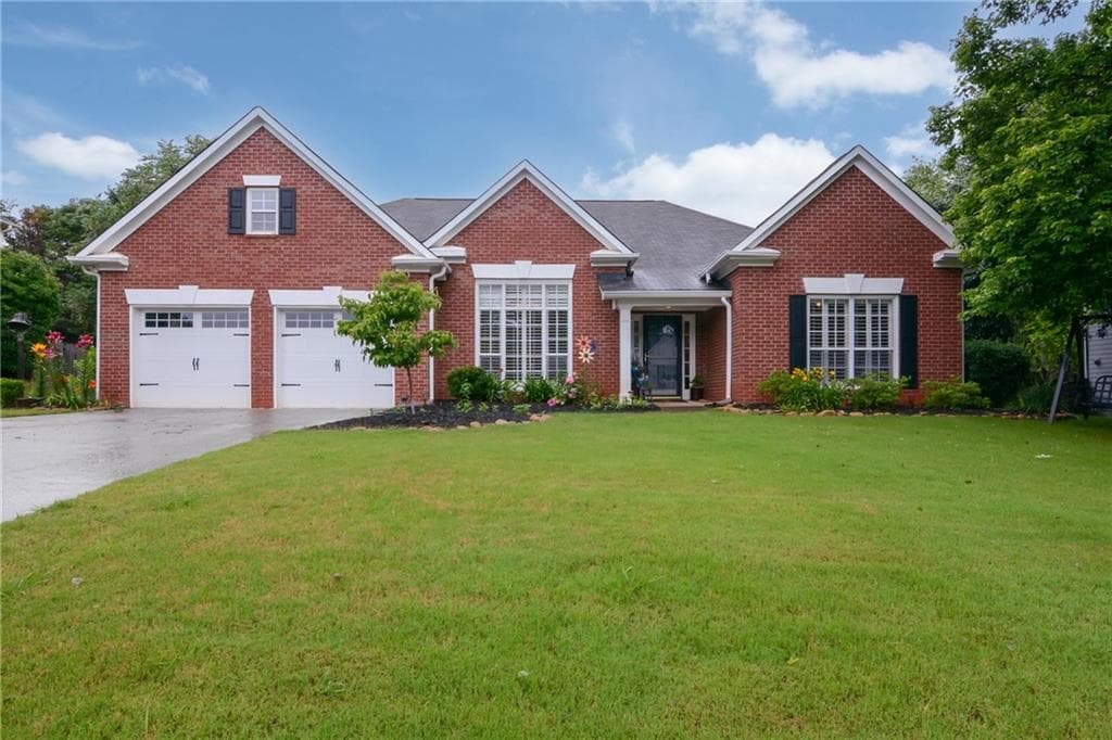 3 bedroom, 2 bathroom, 2,397 sq ft single family residence sold at 5720 KENNEMORE Drive, Alpharetta, GA 30004