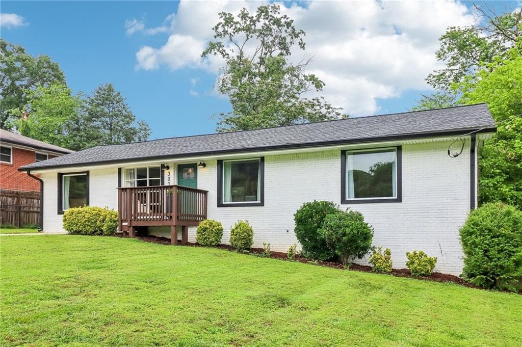 3 bedroom, 3 bathroom, 1,330 sq ft single family residence sold at 3036 Horse Shoe Drive, Atlanta, GA 30316