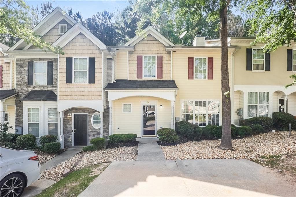 6073 Camden Forrest Drive, Riverdale, GA 30296 — most recent listing photo