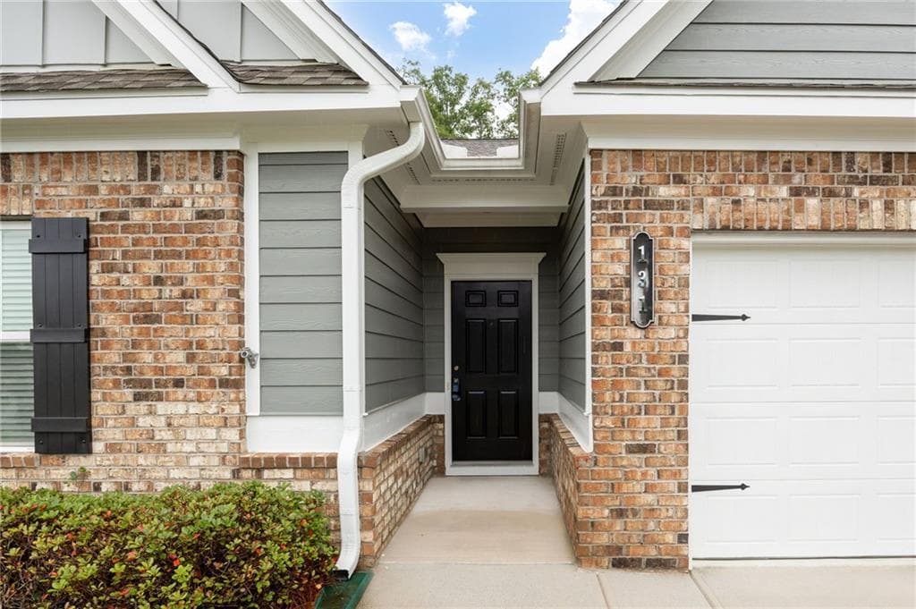 3 bedroom, 2 bathroom, 1,633 sq ft single family residence sold at 131 Prominence Court, Canton, GA 30114