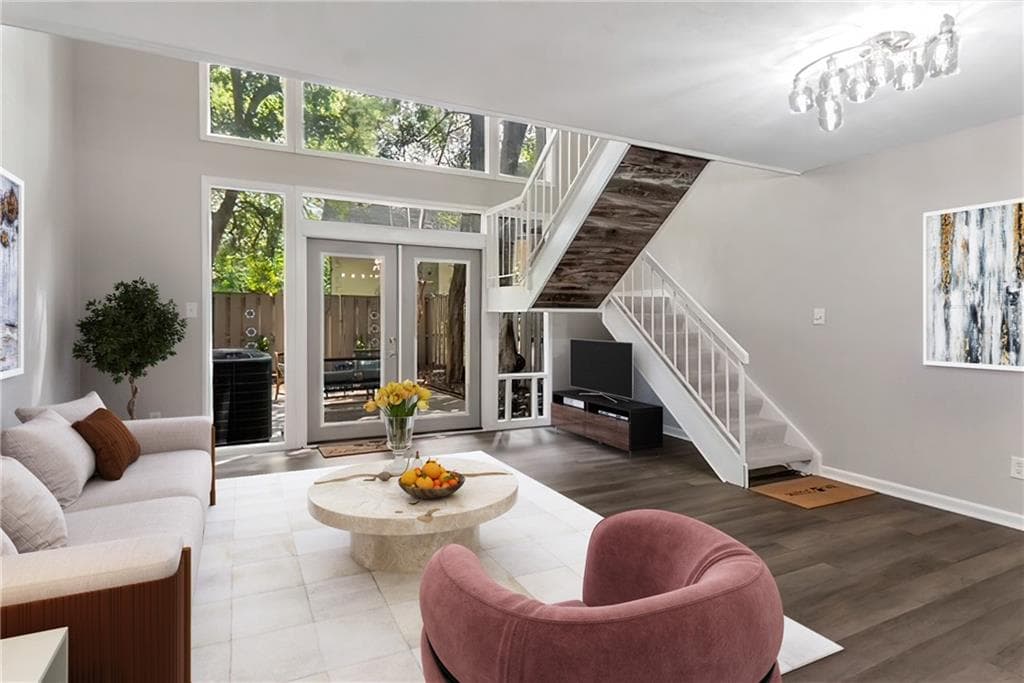 1 bedroom, 1 bathroom, 714 sq ft condominium sold at 41 Cantey Place, Atlanta, GA 30327