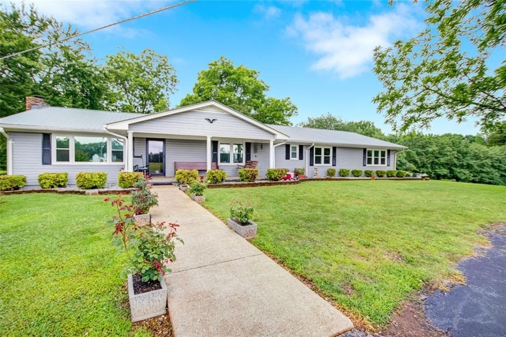 190 Roberts Way, Cornelia, GA 30531 — most recent listing photo