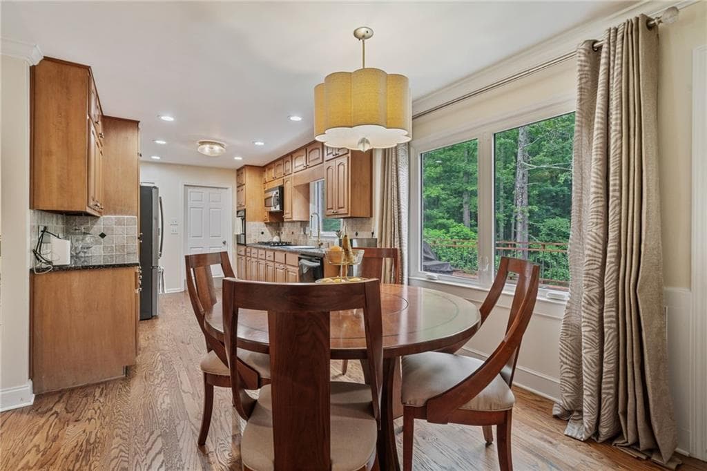 5 bedroom, 5 bathroom, 3,091 sq ft single family residence for sale at 1777 E Gate Trail, Stone Mountain, GA 30087 — photo 3
