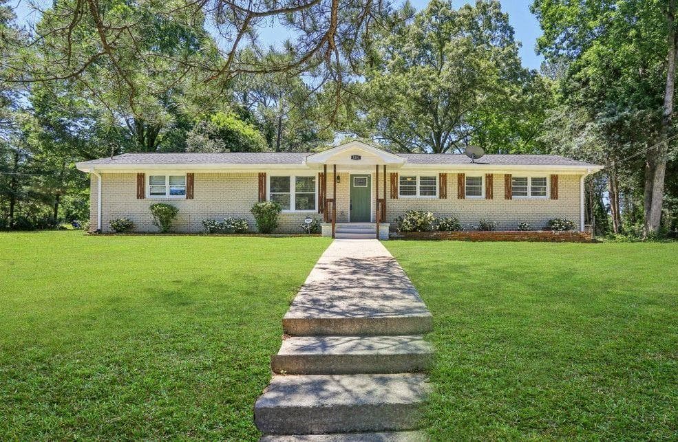 3 bedroom, 2 bathroom single family residence sold at 3301 Irish Lane, Decatur, GA 30032