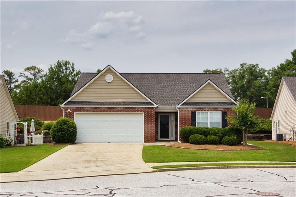 3 bedroom, 2 bathroom, 1,368 sq ft single family residence sold at 942 Village View Circle, Loganville, GA 30052