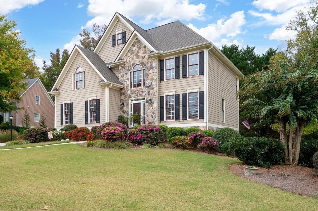4 bedroom, 3 bathroom, 3,736 sq ft single family residence sold at 4651 Oakleigh Manor Drive, Powder Springs, GA 30127