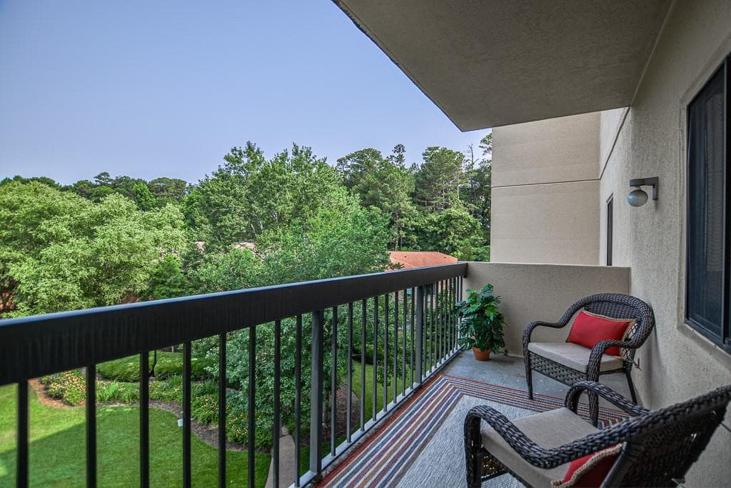 1800 Clairmont Lake 413, Decatur, GA 30033 — most recent listing photo